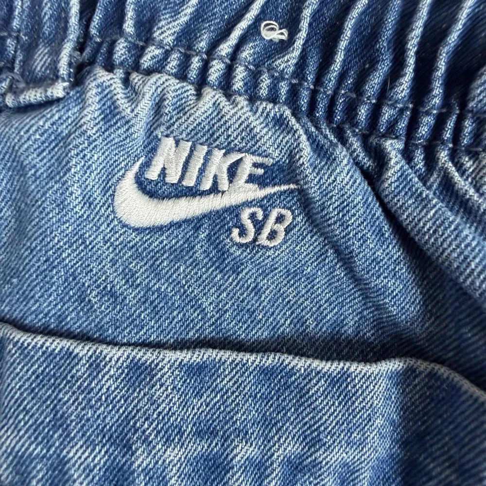 Nike SB Loose Fit Skate Pants Medium Wash Blue Denim Carpenter Jeans Mens XS